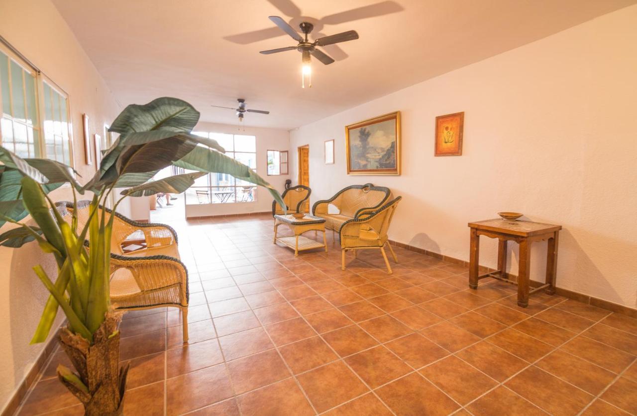 Pension Riad Mediterraneo Barbate Exterior photo